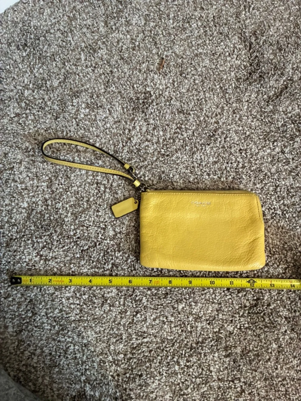 Coach Butter Yellow Pebbled Leather Wristlet Hang tag